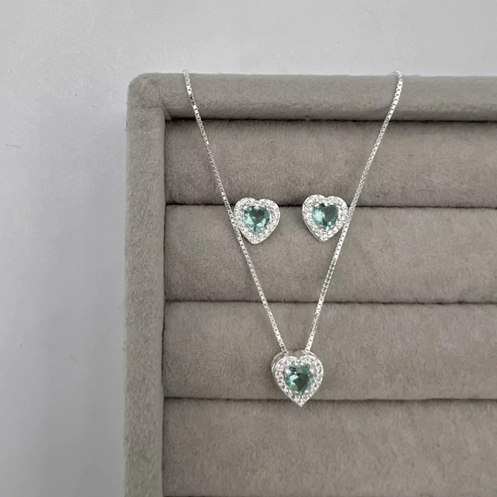 Conjunto coração cravejado turmalina