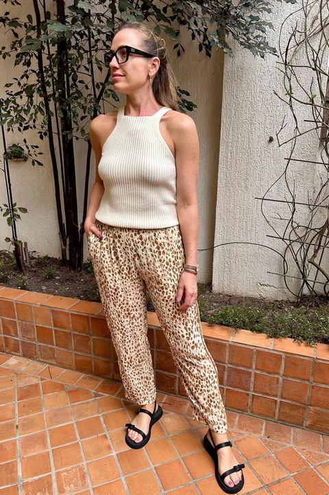 Calça Reta Com Vivos Onça