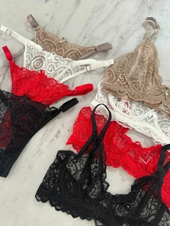CONJUNTO ENCAJE CON ARO Y LESS NAYLA 831