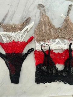CONJUNTO ENCAJE CON ARO Y LESS NAYLA 831 - comprar online
