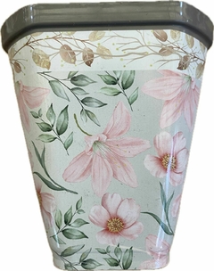 MACETAS PLASTICAS ESTAMPADAS CUADRADA CHICA - VIVERO EL TUCAN SRL