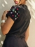 T-SHIRT CORAÇÕES COLORIDOS NA MANGA- PRETO | T SHIRT FEMININA DE ALGODÃO - Vento de Algodão