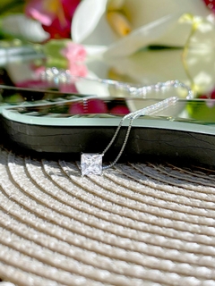Conjunto zircônia quadrada cristal com acabamento em ródio branco