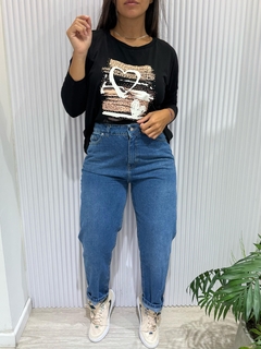 Remera Hilaria en internet