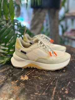 Zapas Clara en internet