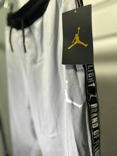 Pantalón Jordan en internet