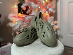 Yeezy RNNR foam - comprar online