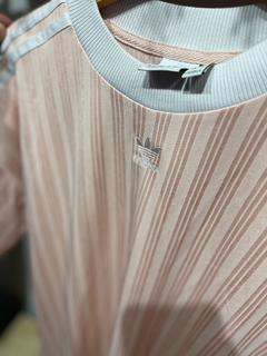 Camiseta Adidas entera en internet