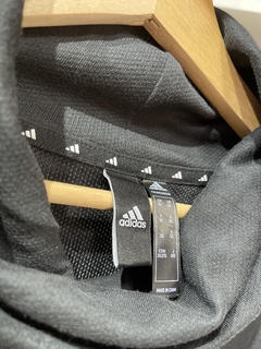 Buso Adidas en internet