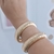 Bracelete riscado Cloé na internet