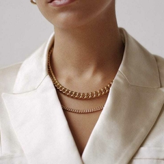Dos Collares Elegantes de cadena gruesa y una delgada.