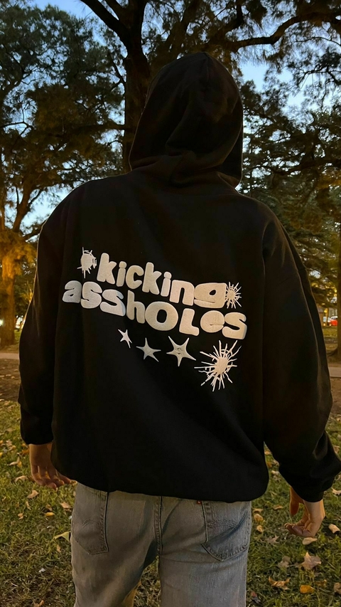 BUZO HOODIE KICKING