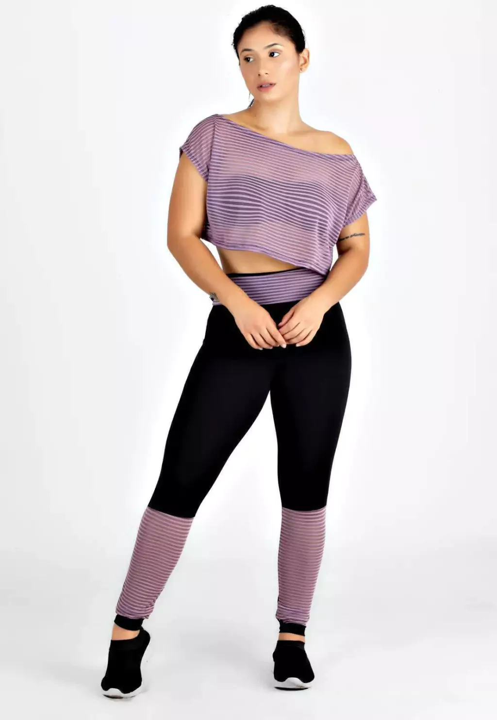 Calça com Detalhe Violeta Legging Preta