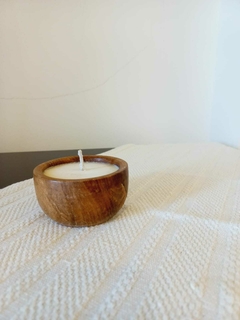 Vela en cuenco de madera chico - comprar online