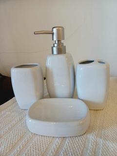 Set de baño de cerámica- Color blanco