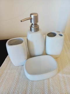 Set de baño de cerámica- Color blanco en internet