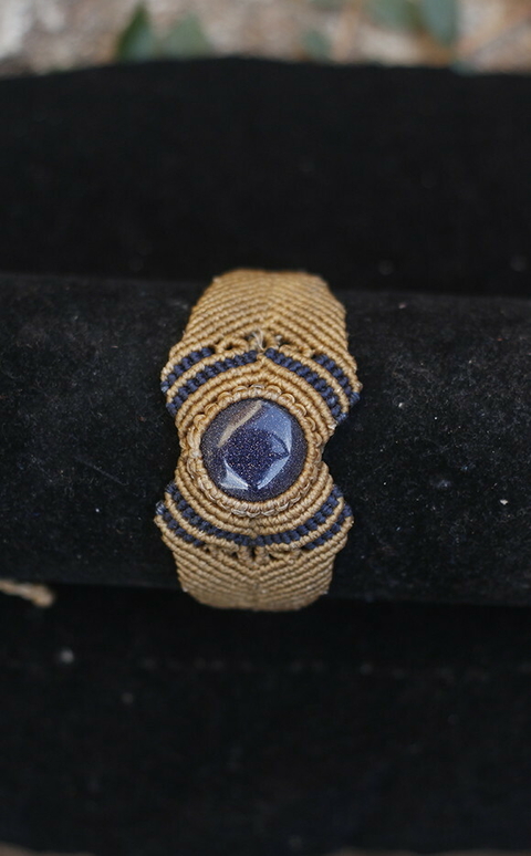 Pulseira de Macramê com Pedra Natural - Ponto fechado - Modelo 02 ( SOB ENCOMENDA )