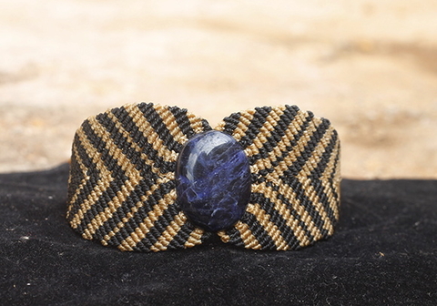 Pulseira de Macramê Listras com Pedra Natural exclusivo ( SOB ENCOMENDA )