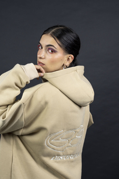 Buzo Beige en internet
