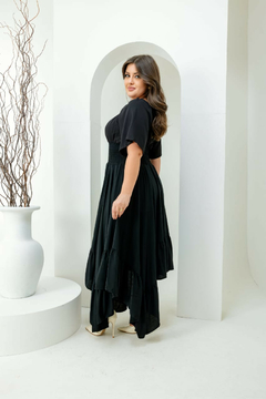 VESTIDO MIDI ASSIMÉTRICO PRETO SLIM - comprar online