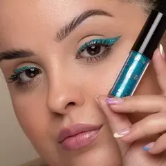 Delineador glitter by Ruby Rose TONO CELESTE