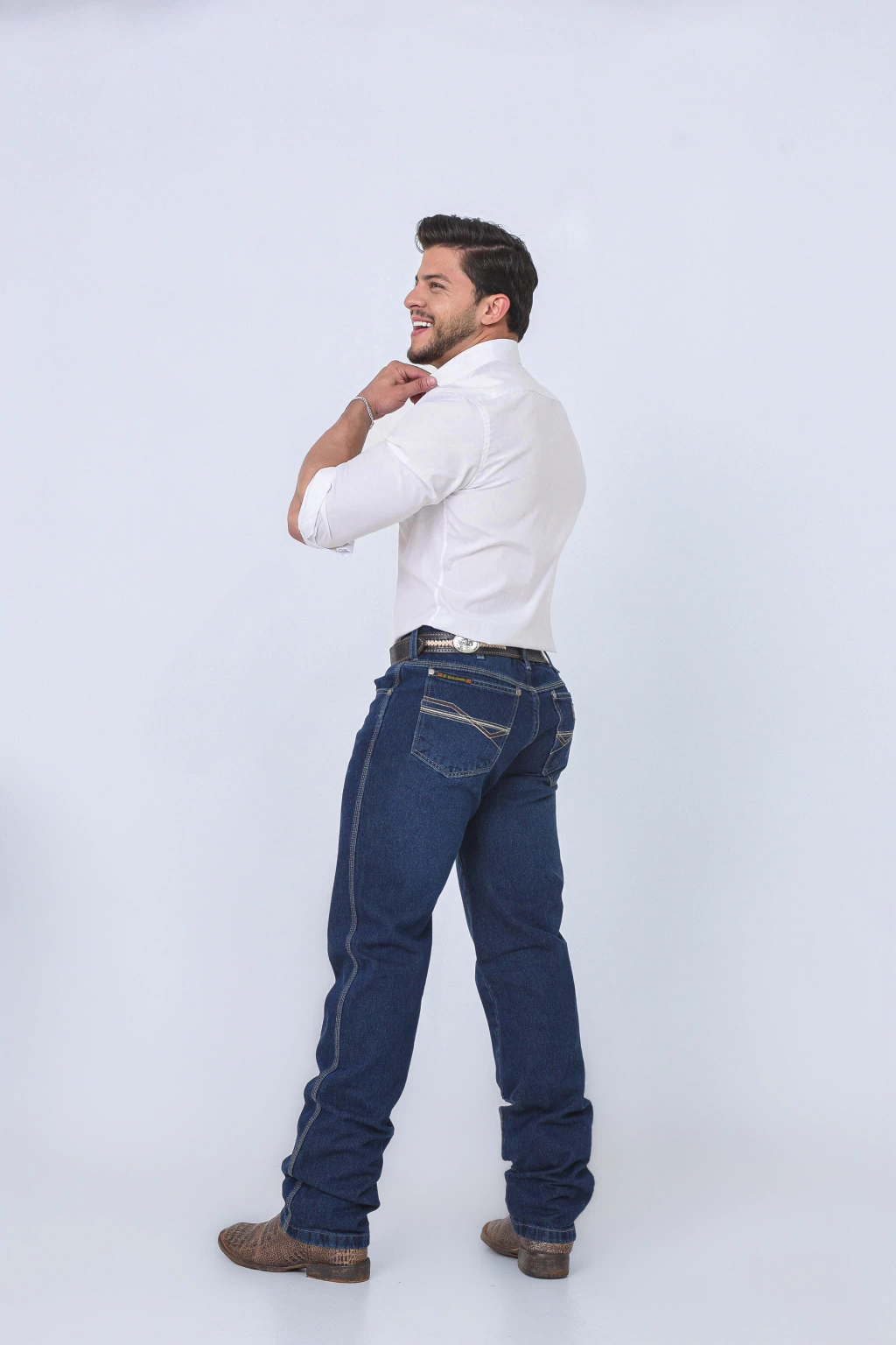 Calça Jeans Tradicional Country Reta c/ bolso bordado