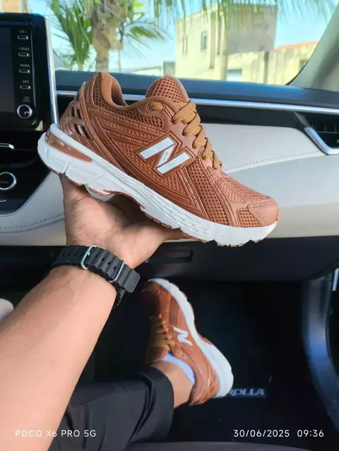 New Balance 1906R CARAMELO - comprar online