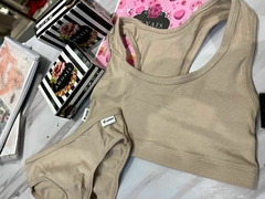 Conjunto deportivo nena algodon y Lycra / Talle 3 y 4 (nena de 10 a 13 años) Articulo 300 en internet