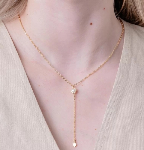 Colar em Y Elo Americano com coração em Pérola Banhado a Ouro 18K