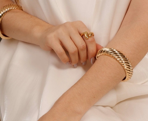 Bracelete trabalhado Banhado a Ouro 18K - comprar online