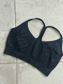 TOP SIMPLE NEGRO