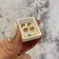 ABRIDOR 18K TRIÁNGULO CHICO CUBIC ZAFIRO - comprar online