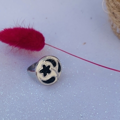 Anillo Blanco con Flores y Hojas con Strass Negro - Acero Quirúrgico en internet