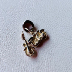 Dije Charm Pando Moto- Plata 925 - comprar online