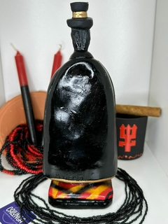 IMAGEM UMBANDA - EXU CAPA PRETA CARTOLA | RESINA | 25CM - comprar online