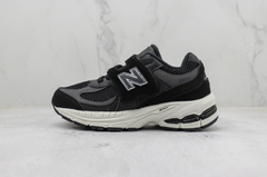 NEW BALANCE 1906R BLACK WHITE