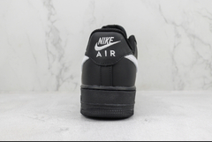 AIR FORCE BLACK WHITE na internet