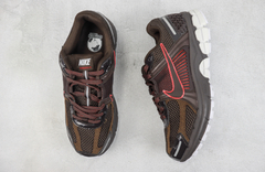NIKE ZOOM VOMERO 5 VELVET BROWN - comprar online
