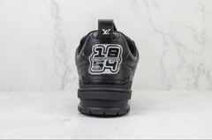 LV SKATE ALL BLACK na internet