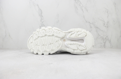 BALENCIAGA TRACK WHITE AND BLUE na internet