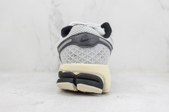 NIKE ZOOM VOMERO 5 “SUPERSONIC” na internet