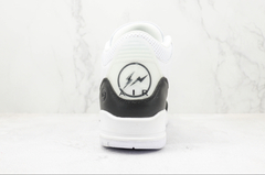 JORDAN 3 x FRAGMENT DESING na internet