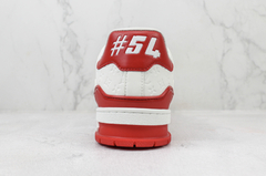 LV TRAINNER RED na internet