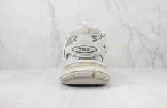 BALENCIAGA TRACK WHITE na internet