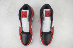 JORDAN 1 MID CHICAGO - comprar online