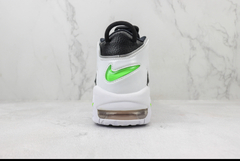 NIKE AIR MORE UPTEMPO na internet