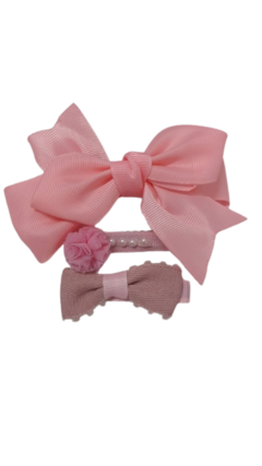 Lacinhos pink com presilhas e perólas