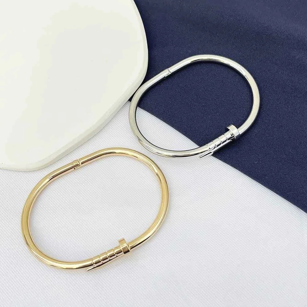 Bracelete Prego Vivi- Ouro