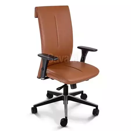 Cadeira Leef Cavaletti em couro natural cor caramelo