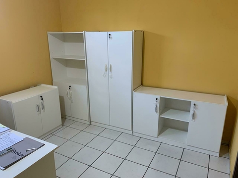 Conjunto completo de armários